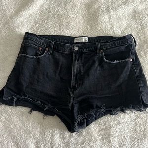 Abercrombie & Fitch Mom Short High Rise